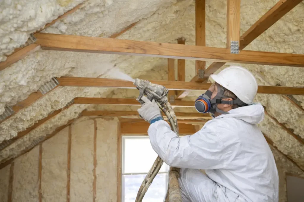 poliüretan köpük izolasyon çatı yalıtımı sprey poliüretan köpük ısı yalıtım uygulaması